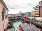 Vendesi bilocale ristrutturato in tipica casa di...