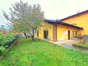 Vendesi casa indipendente a Bagnolo Piemonte via Pompeo...