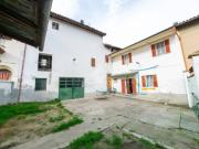 Vendesi casa indipendente a Breme via dei Visconti, 11