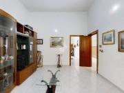 Vendesi casa indipendente a Brindisi via Giulio Cesare,...