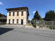 Vendesi casa indipendente a Cassano Magnago via Gasparoli, 5