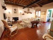 Vendesi casa indipendente a Castagneto Carducci via...