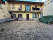 Vendesi casa indipendente a Chivasso via Torino, 24