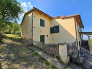 Vendesi casa indipendente a Cozzano, Castiglion Fiorentino
