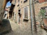 Vendesi casa indipendente a Cuasso al Monte via Fontana