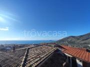 Vendesi casa indipendente a Formia via Tre Ponti, 10