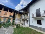 Vendesi casa indipendente a Giaveno via Ollasio, 12