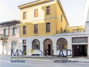 Vendesi casa indipendente a Lecco via Aspromonte, Centro...