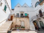 Vendesi casa indipendente a Locorotondo