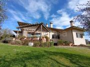 Vendesi casa indipendente a Lucignano