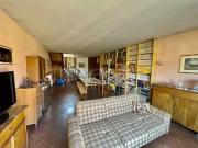 Vendesi casa indipendente a Monsummano Terme via Cesare...