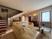 Vendesi casa indipendente a Monzambano