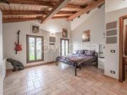 Vendesi casa indipendente a Novellara