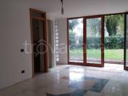 Vendesi casa indipendente a Padova via Urbino, Sacra...