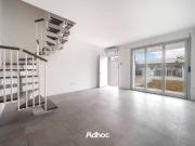 Vendesi casa indipendente a Pesaro via Volga, 1,...