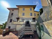 Vendesi casa indipendente a Pietrasanta