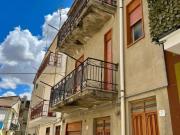 Vendesi casa indipendente a San Cataldo via nuova 5