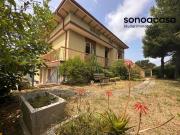 Vendesi casa indipendente a San Costanzo strada Mondolfo, 18