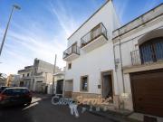 Vendesi casa indipendente a Taviano via Fratelli Bandiera