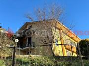 Vendesi casa indipendente a Torre Cajetani via san...