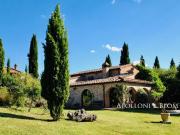Vendesi casale a Castiglione del Lago
