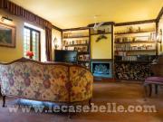 Vendesi casale a Giove