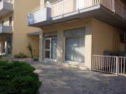 Vendesi locale commerciale/studio/ambulatorio anche con...