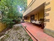 Vendesi quadrilocale a Firenze via Lorenzo Bardelli,...