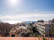 Vendesi quadrilocale a Genova corso Italia, Albaro