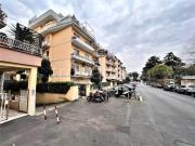 Vendesi quadrilocale a Roma via del Casaletto, Colli...