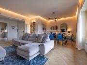 Vendesi quadrilocale a Roma viale Isacco Newton, Colli...