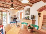 Vendesi rustico a Calci via Roma