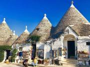 Vendesi rustico/casale/corte a Bari