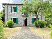 Vendesi rustico/casale/corte a Camporgiano