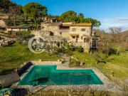 Vendesi rustico/casale/corte a Castellina in Chianti