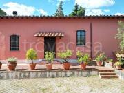 Vendesi rustico/casale/corte a Lucca, La Maulina Morianese