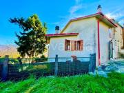 Vendesi rustico/casale/corte a Mezzano Scotti, Bobbio