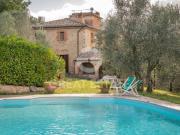 Vendesi rustico/casale/corte a Rapolano Terme via...