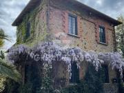 Vendesi rustico/casale/corte a Roma, Fioranello