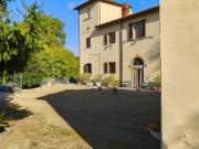 Vendesi rustico/casale/corte a San Giovanni Valdarno via...