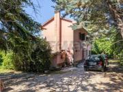 Vendesi rustico/casale/corte a Senigallia strada della...