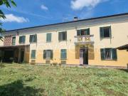Vendesi rustico/casale/corte a Vigliano d'Asti via...