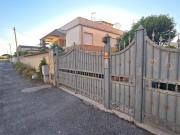 Vendesi stabile/palazzo ad Ardea via dei canarini