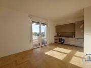 Vendesi trilocale a Milano, Precotto