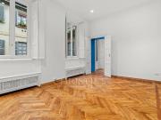 Vendesi trilocale a Milano via Circo, Carrobbio