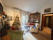 Vendesi trilocale a Napoli via Belvedere, 87, Vomero