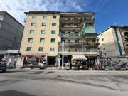 Vendesi trilocale a Napoli via Giustiniano, Soccavo