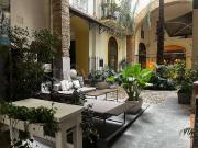 Vendesi trilocale a Palermo via Vittorio Emanuele, Cassaro