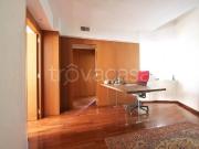 Vendesi trilocale a Roma via Antonio Bertoloni, 55, Parioli