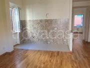 Vendesi trilocale a Roma via Santafiora, Trullo Colle...